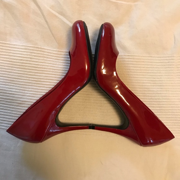 Mossimo red patent leather rounded toe heels, 9.5 - Picture 5 of 6